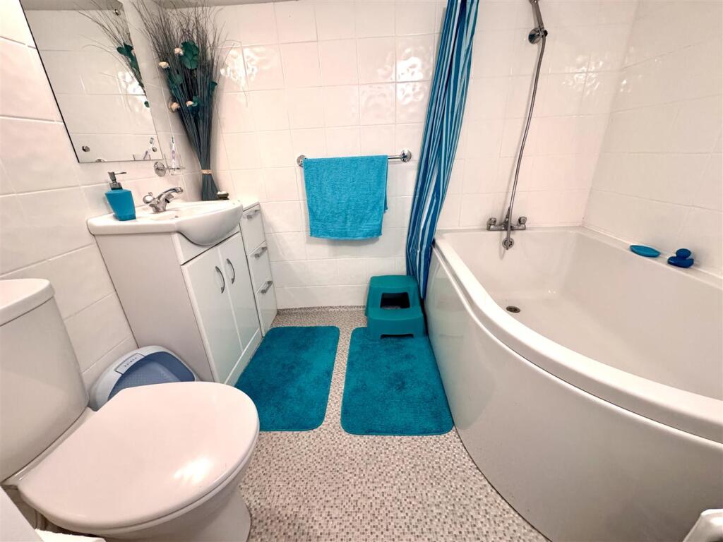 Alexander Road, Bexleyheath - View 5