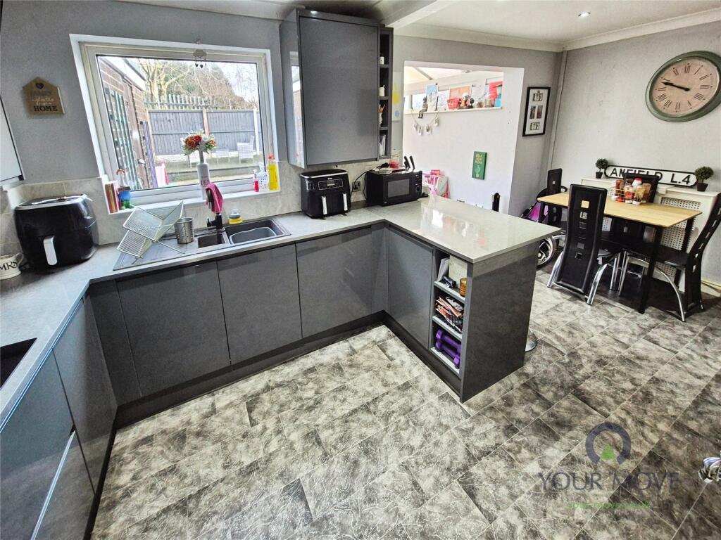 Tuscan Way, Chesterton, Newcastle, Staffordshire, ST5 photo 3