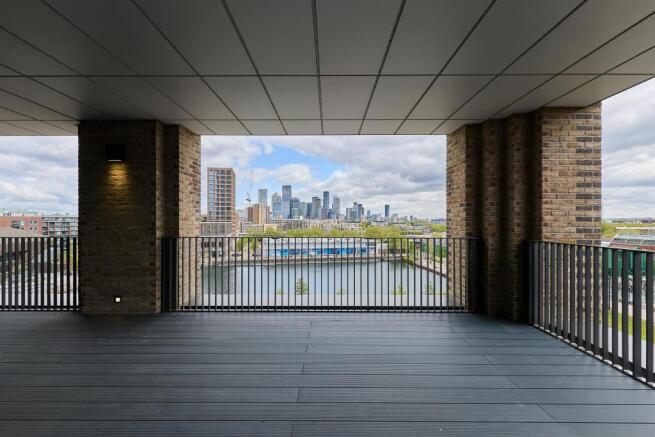 Three Deal Porters - Level 5 terrace