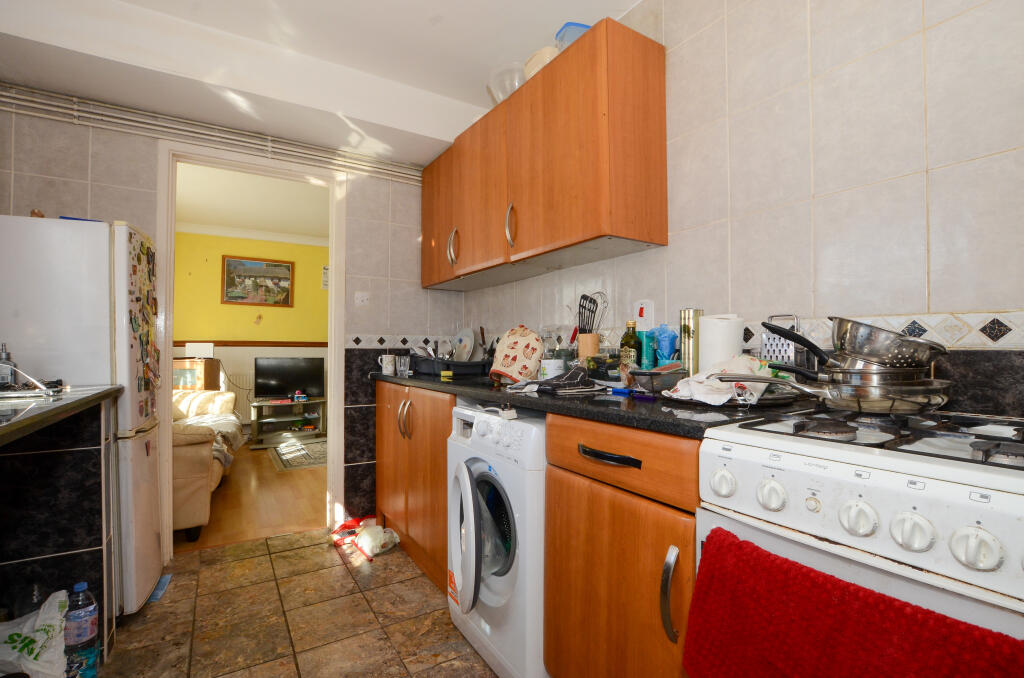 Apartment in Three Rivers, Watford Rural - View 4