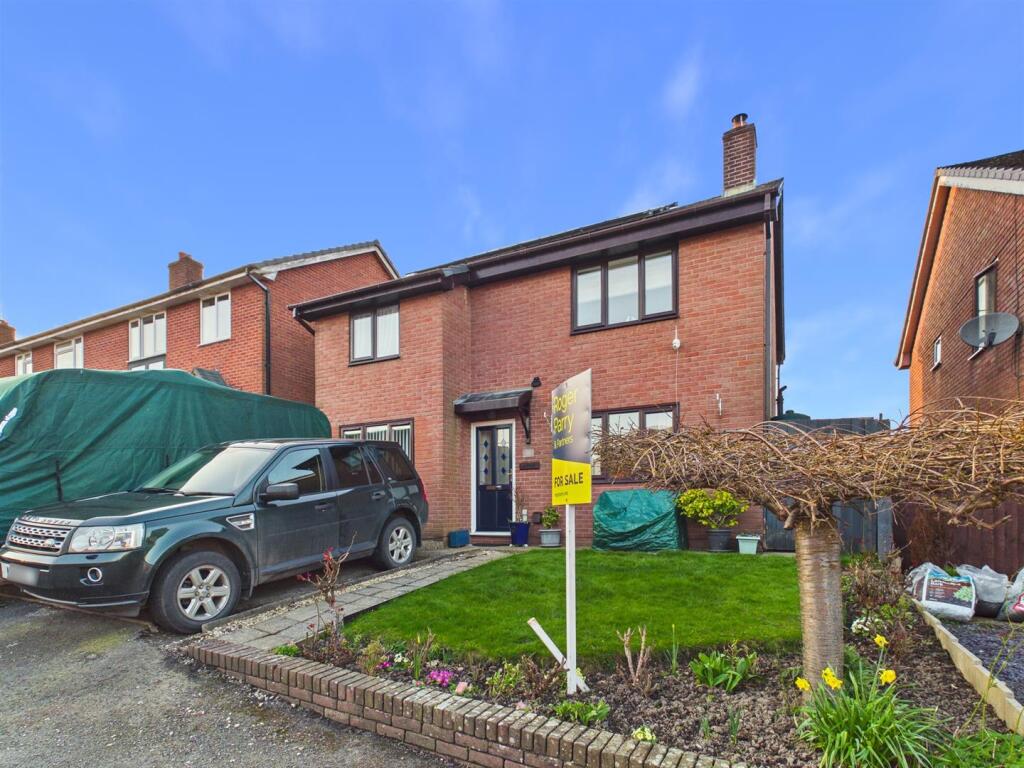 Main image of property: 15, Aarana, Maes Gwyn, Llanfair Caereinion, Welshpool