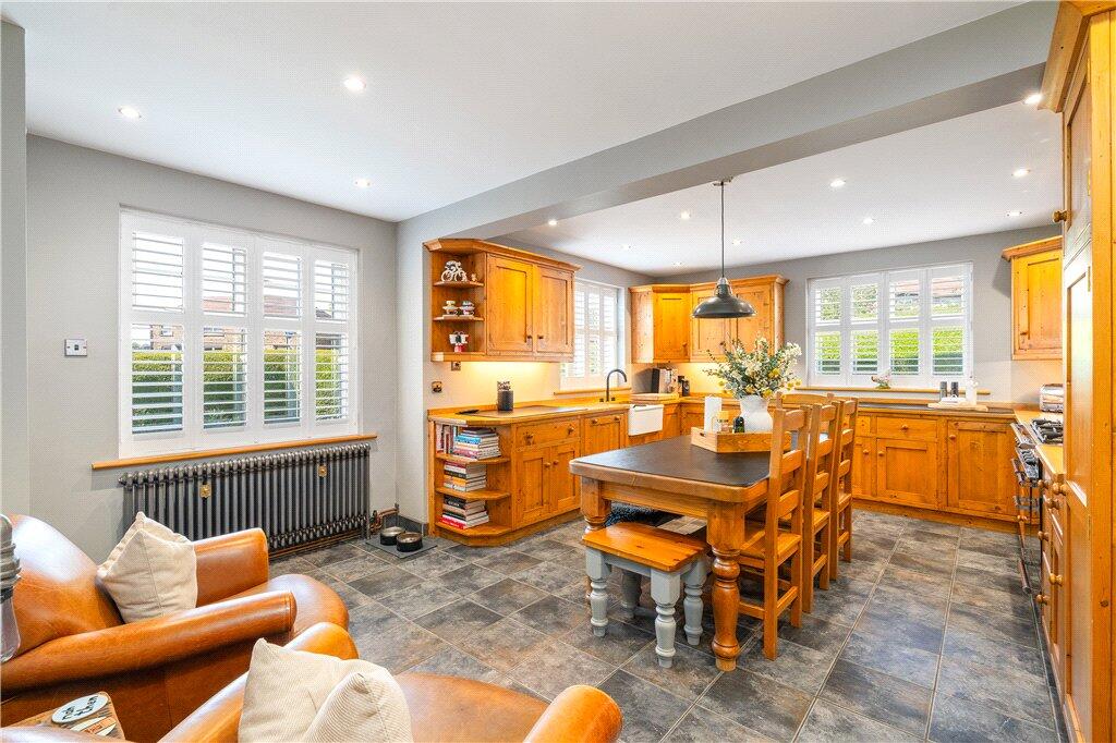 House in Leeds, Greenbottom, Shaw Lane - View 3