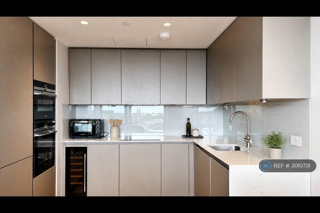 Apartment in London - More