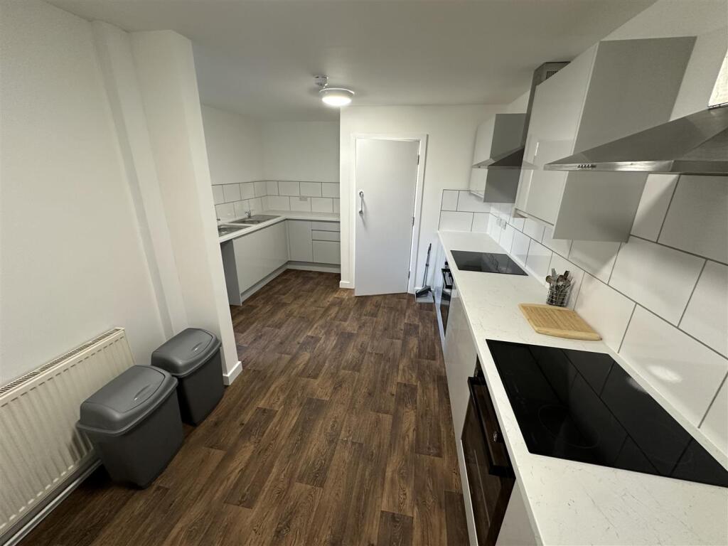 House in Nottingham - View 5