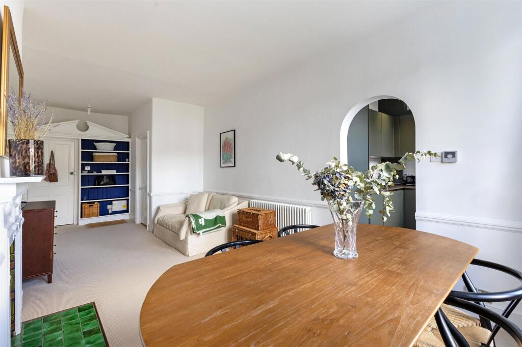 Apartment in Twickenham, East Twickenham, Petersham - More