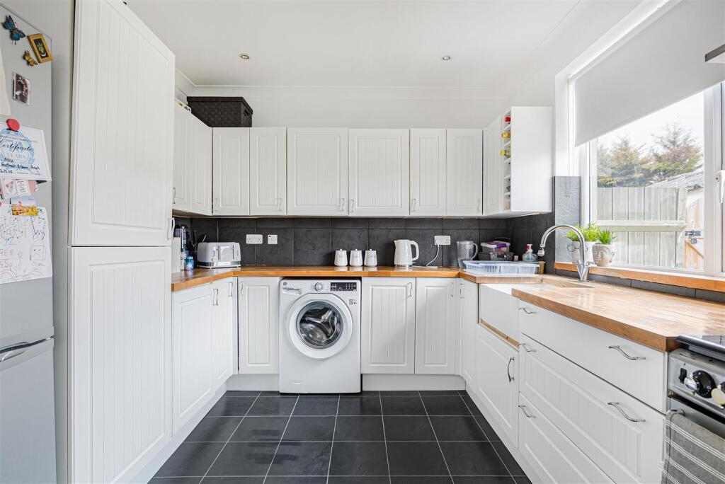 Burleigh Avenue, Sidcup, DA15 8QA - View 6