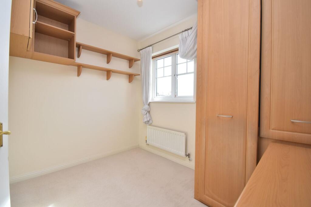 Apartment in Northampton - More