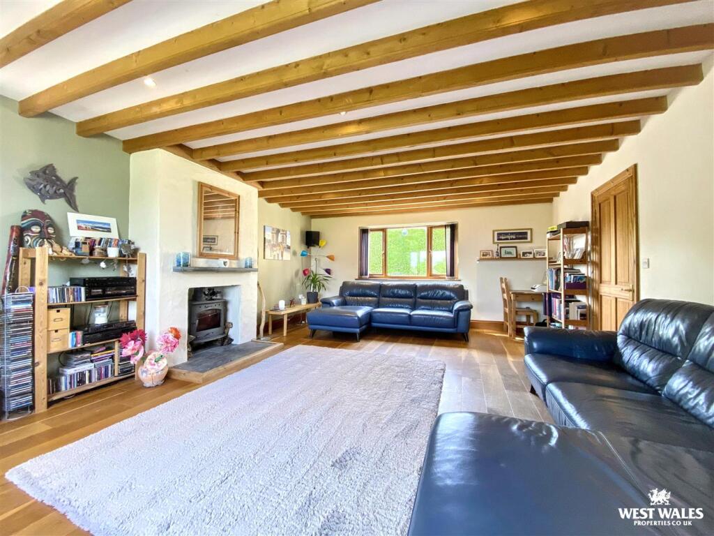 House in Croes-goch, Llanrhian - More