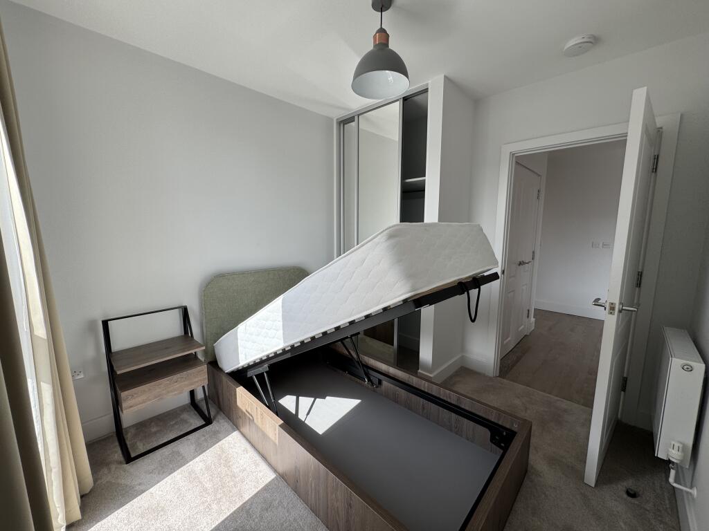 Apartment in Reading - View 3