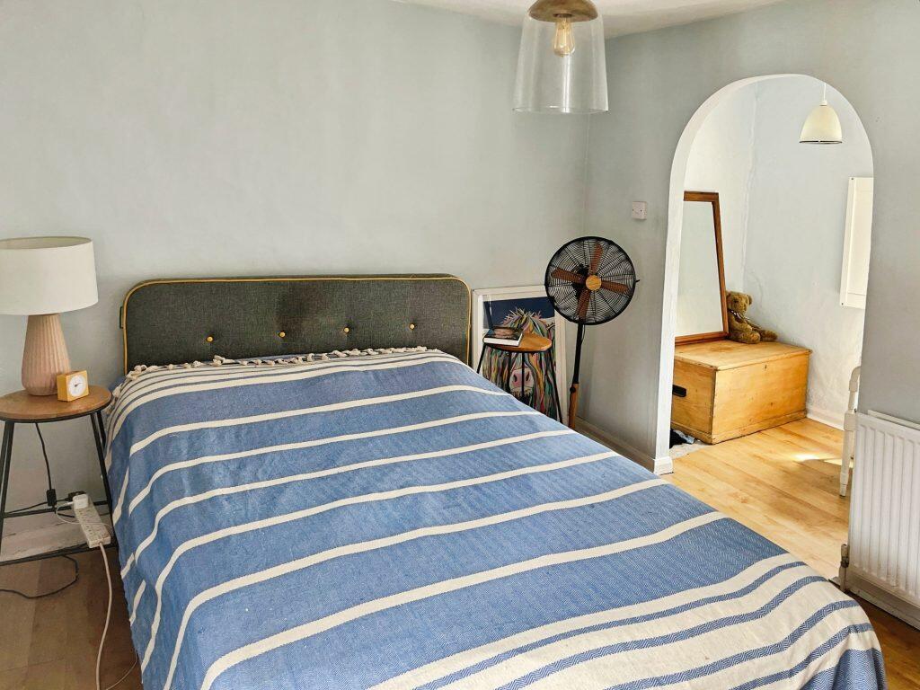 House in Sevenoaks, Seal - More