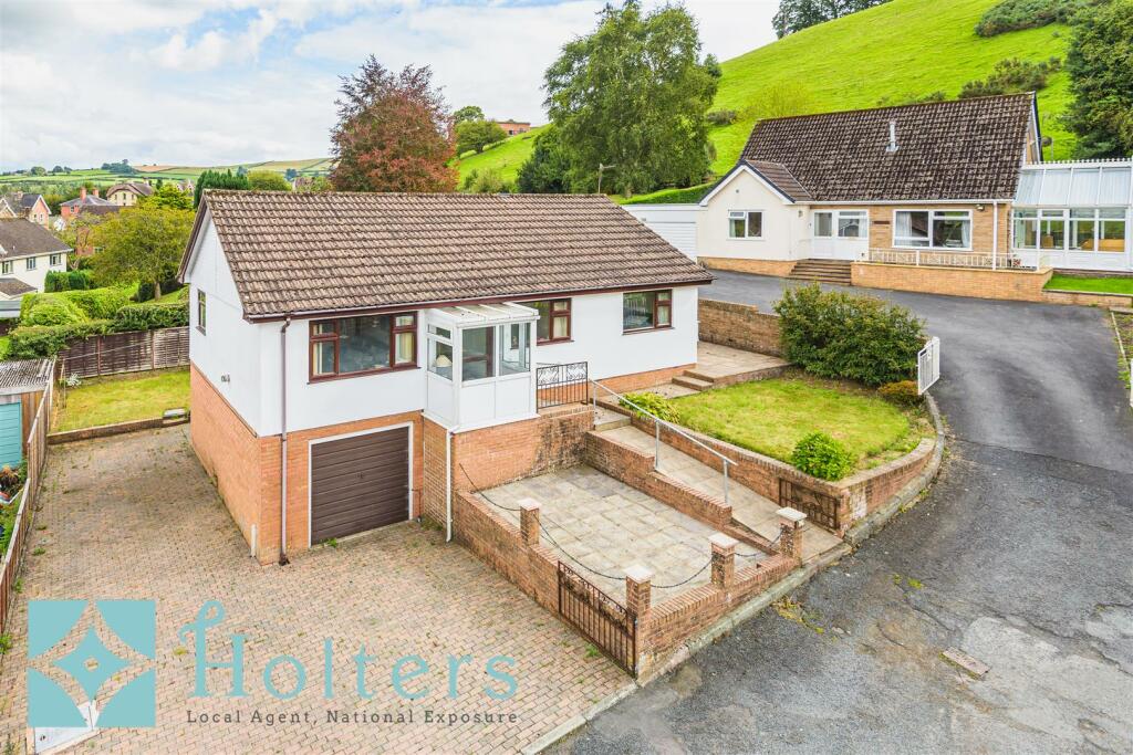 3-bed detached on 16, Underhill Crescent, Knighton, £235,000