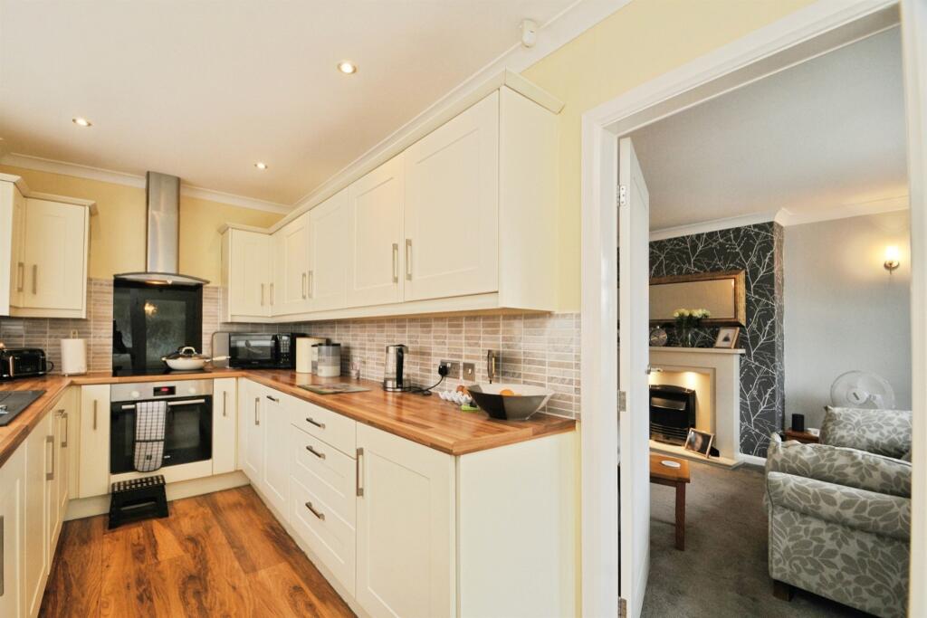 Elmfield, Baildon, Shipley photo 3