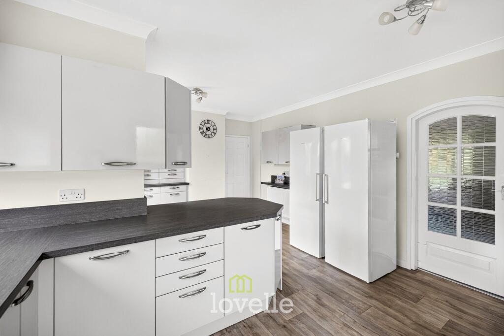 House in Grimsby, Healing - View 6