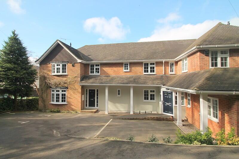 Main image of property: 2 bedroom First Floor Apartment in Warlingham