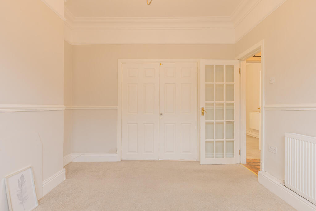 House in Newport - View 5