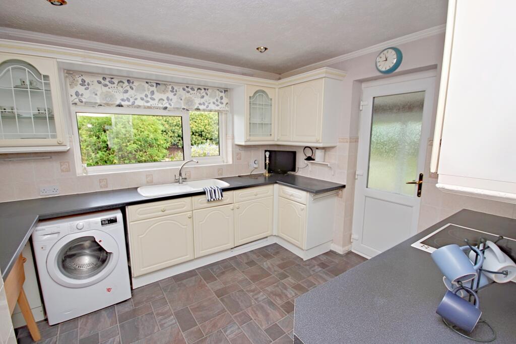 Flaxman Drive, Allington, Maidstone photo 4
