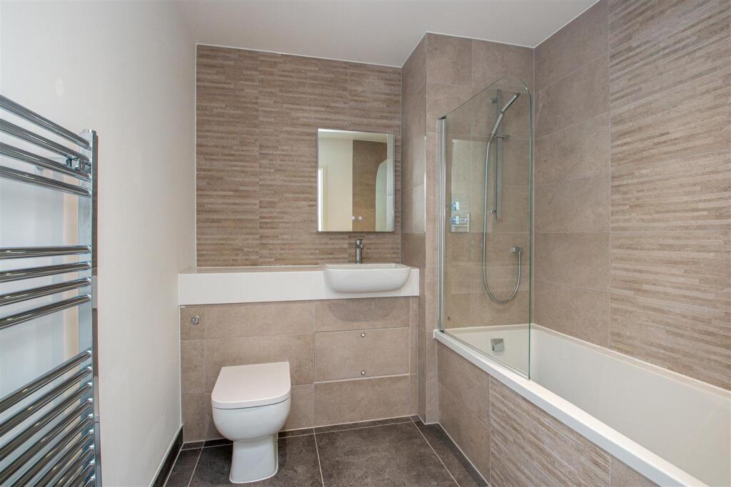 Apartment in Milton Keynes - View 4