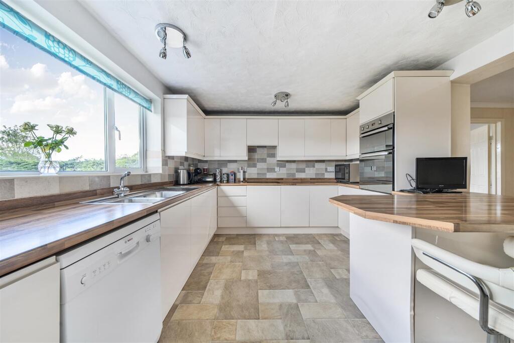Fishers Close, Kilsby, Rugby, CV23 - View 6