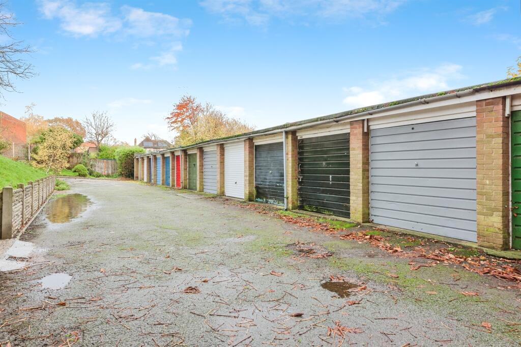Additional image 17 of Hillcrest Close, Tamworth