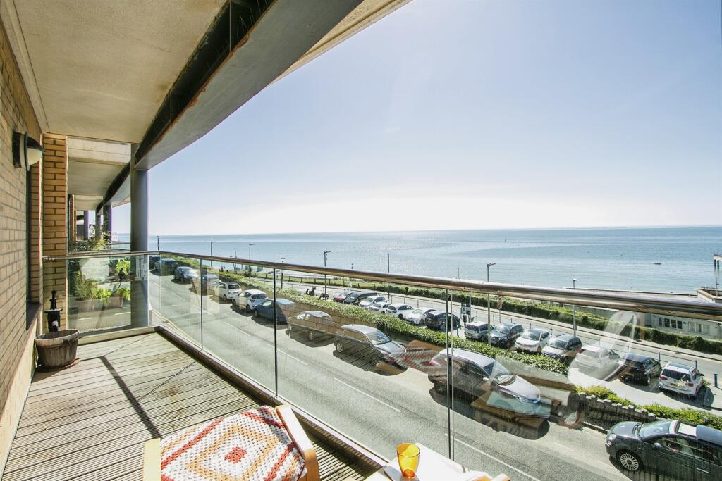 Marina Close, Boscombe, Bournemouth photo 3