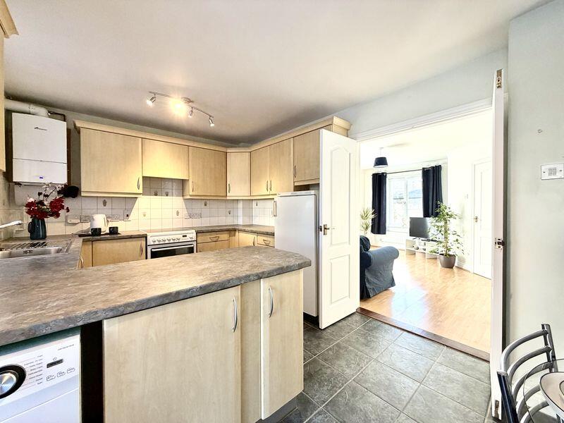 Springfield Drive, Calne photo 5