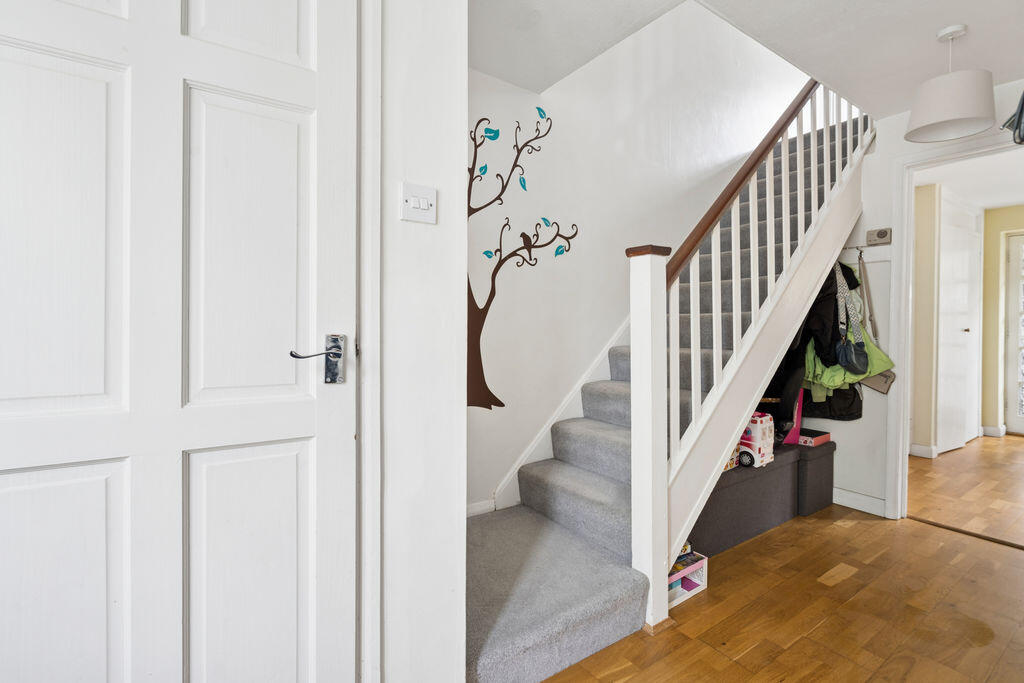 House in Slough - View 4