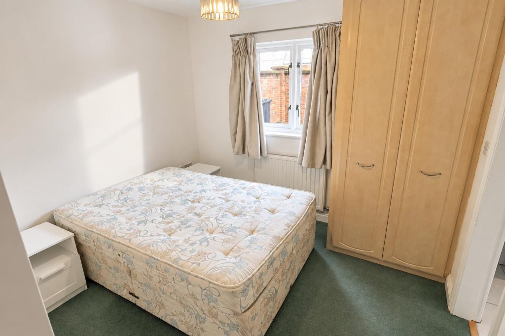 Apartment in Chester - View 5