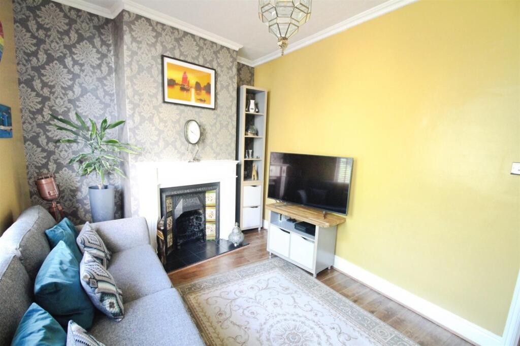 House in Leeds, Rothwell Haigh, Rothwell - View 6