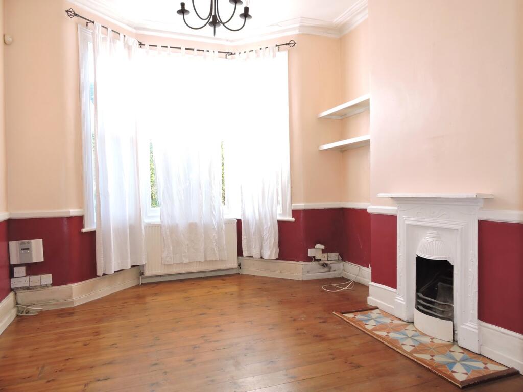 Apartment in London, Chingford Green, Chingford - View 3