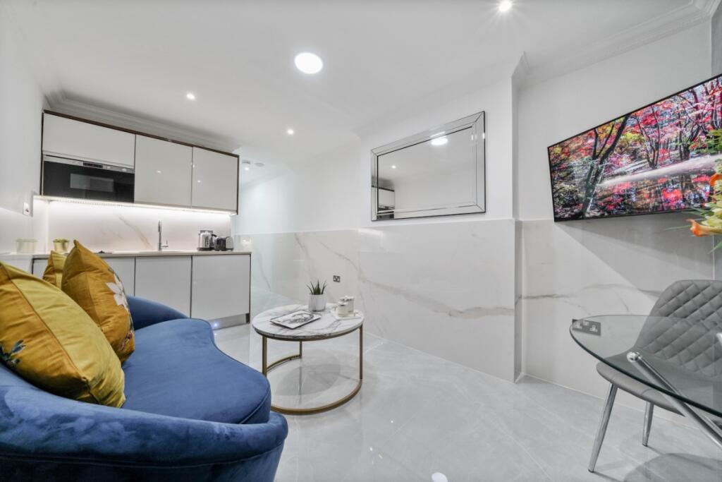 Apartment in London, City of Westminster - View 4