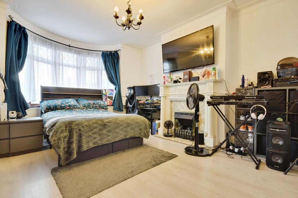 Leysdown Road, London, SE9 photo 3