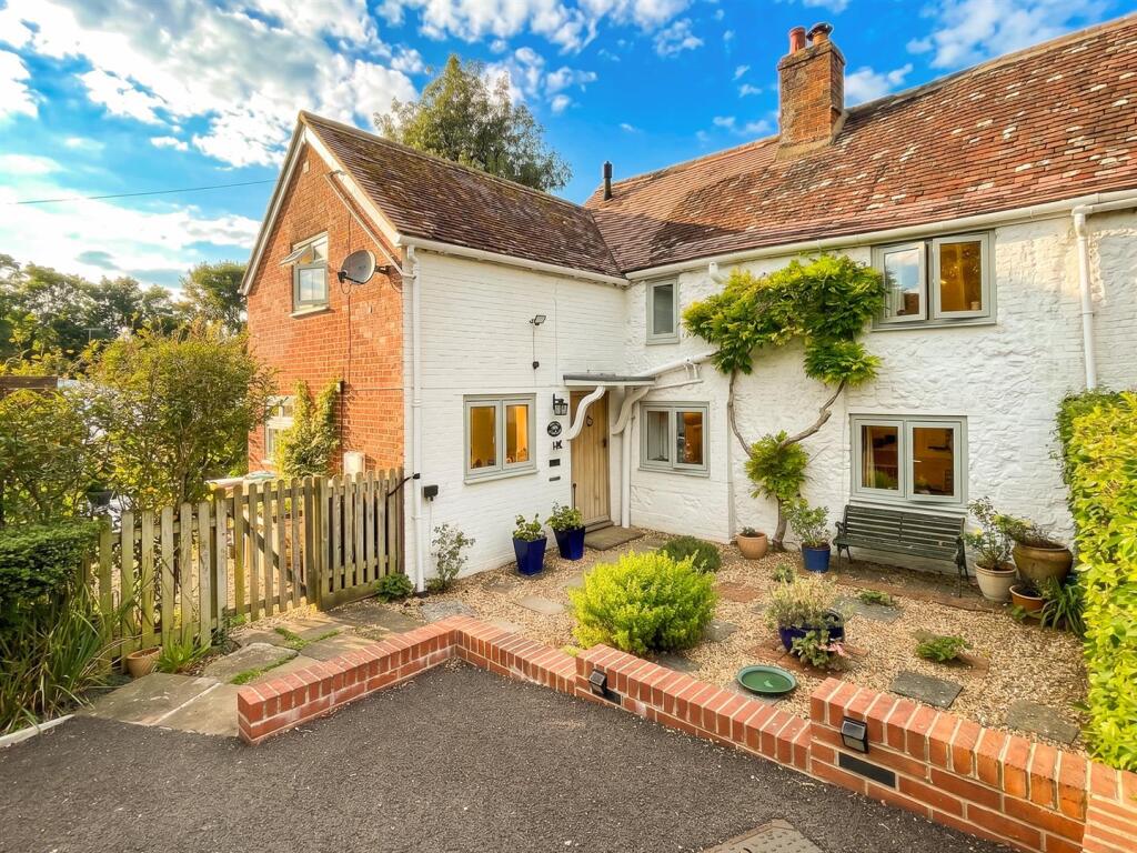 4-bed detached on Salisbury Road, Shrewton, Salisbury, £650,000