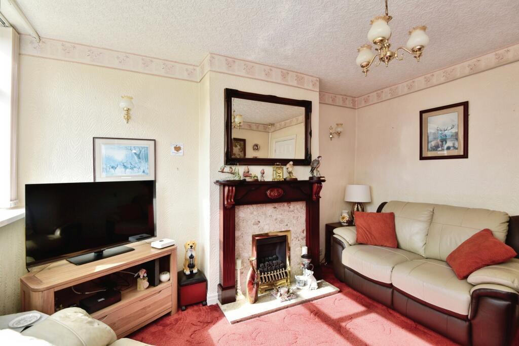 House in Stoke-on-Trent - More
