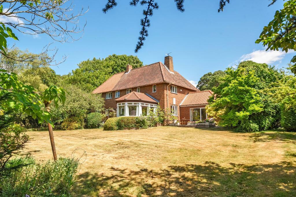 Main image of property: Lincoln Road, Boothby Graffoe, LN5