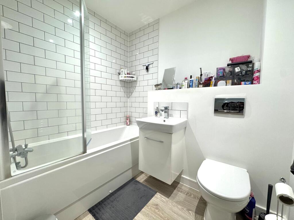 Apartment in Derby - View 4