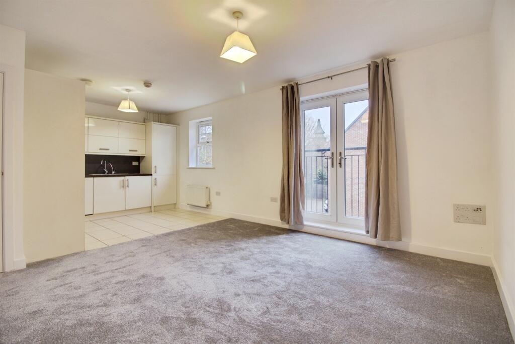 Great Sampsons Field, WELWYN GARDEN CITY photo 2