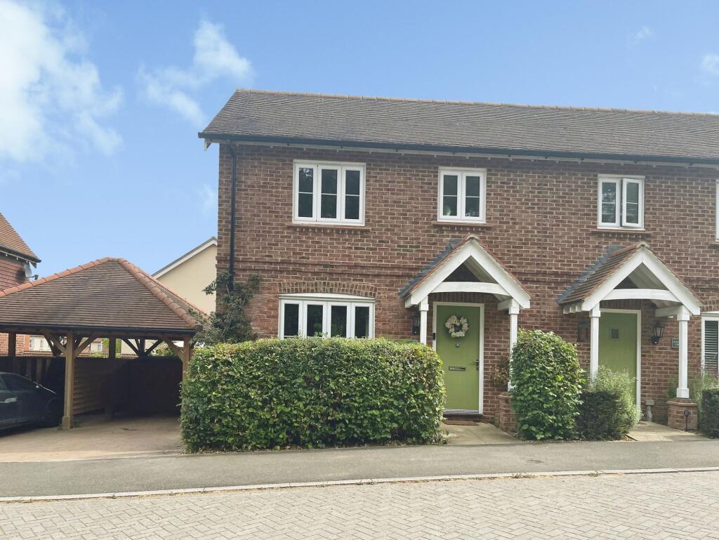Main image of property: Flagstone Crescent, Chineham, RG24