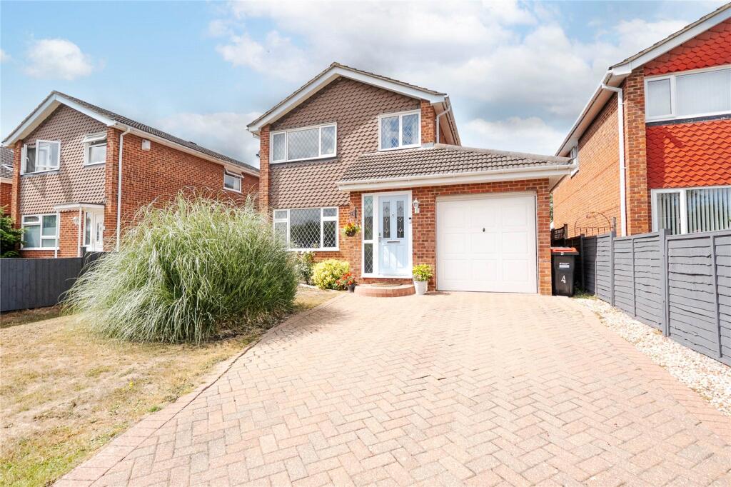 Main image of property: Lothian Close, Bletchley, Buckinghamshire, MK3