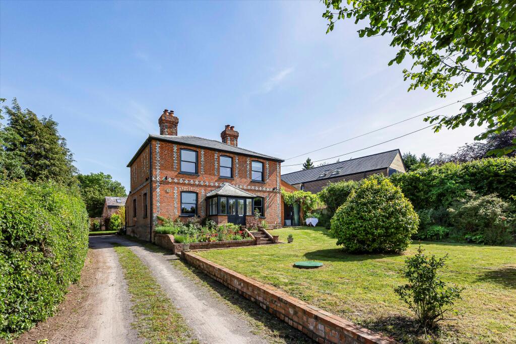 Main image of property: Horsepond Road, Gallowstree Common, Reading, Oxfordshire RG4