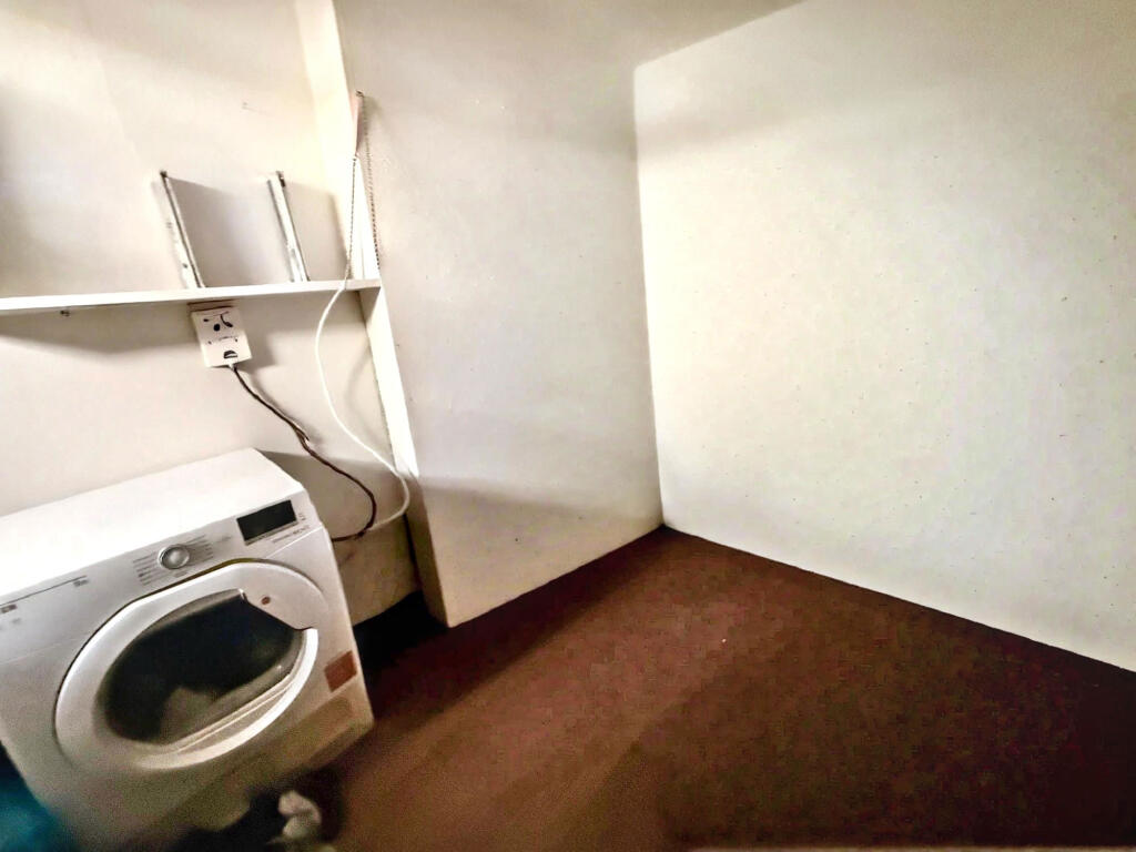 Apartment in Sunderland, Washington - More