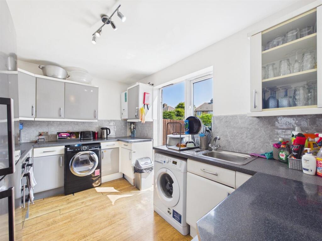 House in London - View 6