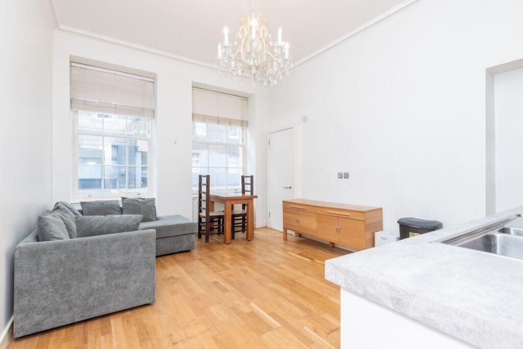 Main image of property: 2709L Causewayside, Edinburgh, EH9 1PH