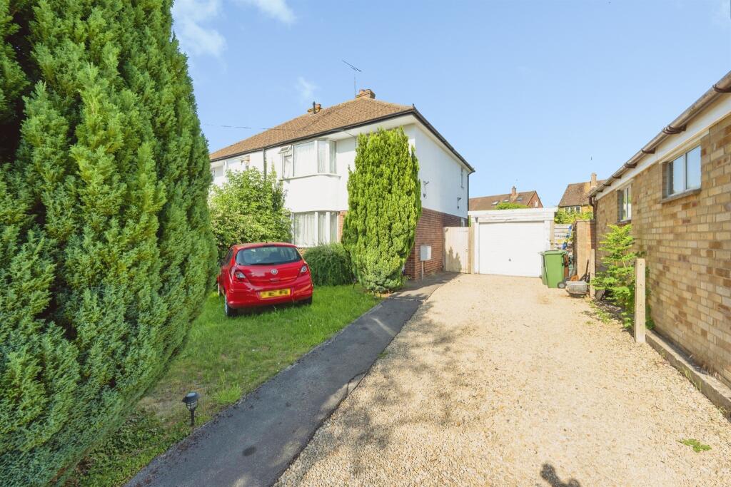 Main image of property: Stockwell Furlong, Haddenham, Aylesbury