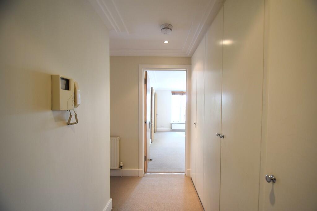 Apartment in London - More