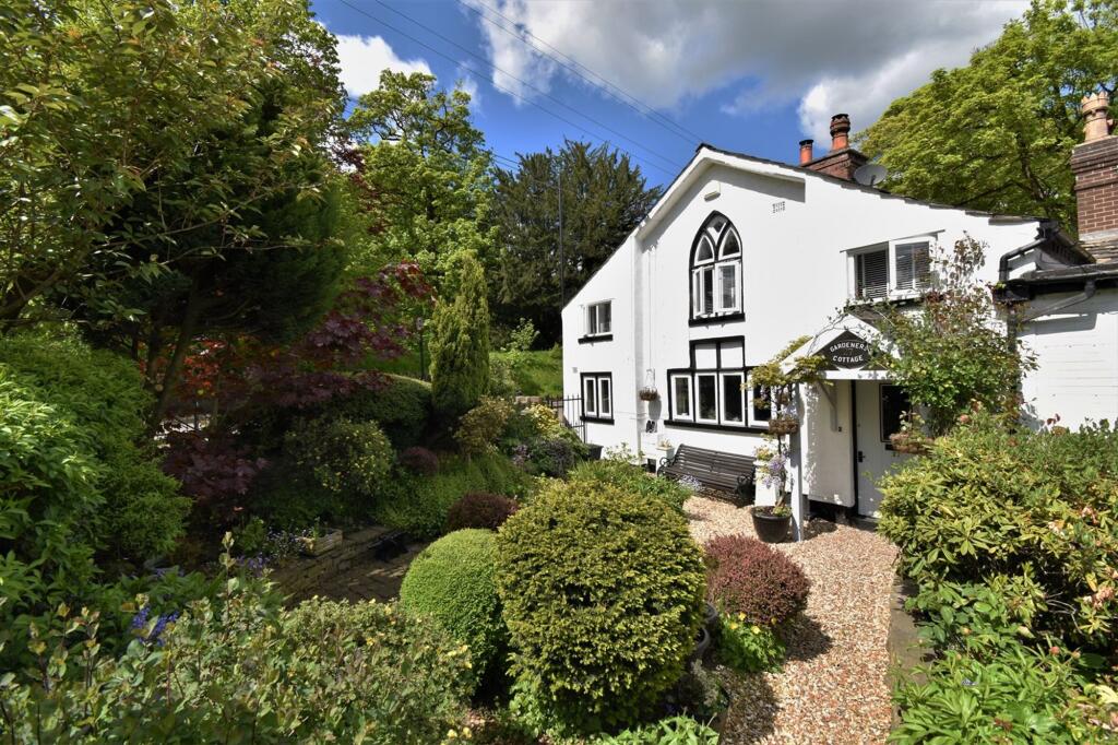4-bed house on Brabyns Brow, Marple Bridge, SK6, £650,000