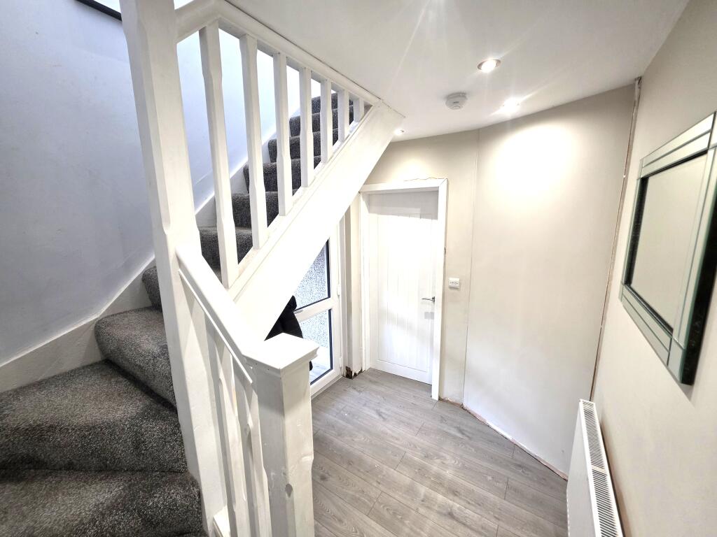 House in Newport - View 5