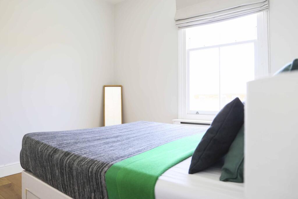 Apartment in London - More
