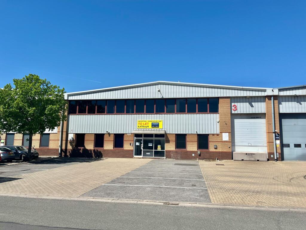 3 Beta Way Egham - Main 1.jpg