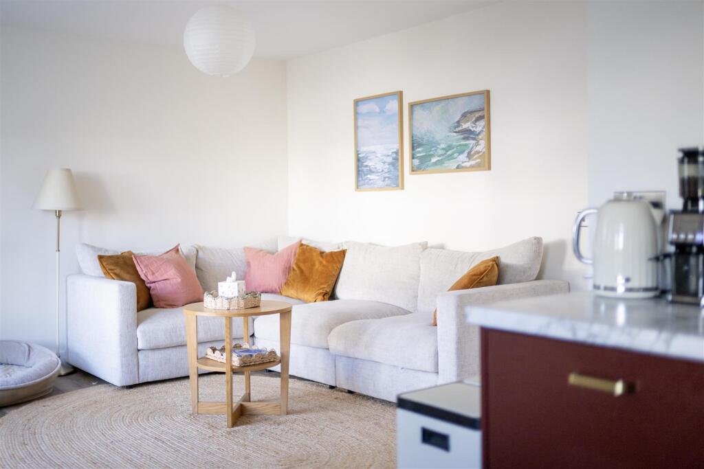 Apartment in Inverness, Highland - View 3