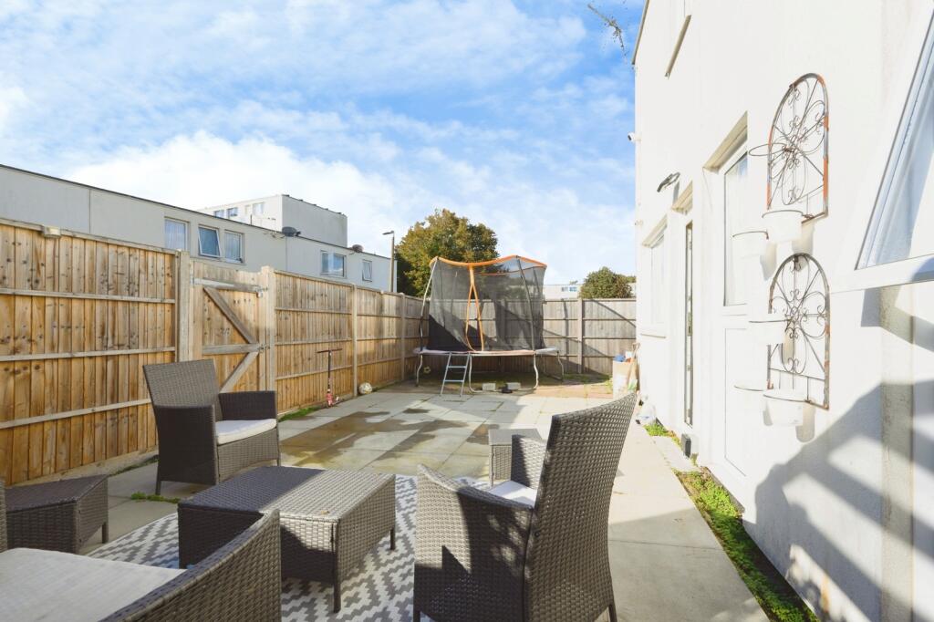 House in Portsmouth - View 4